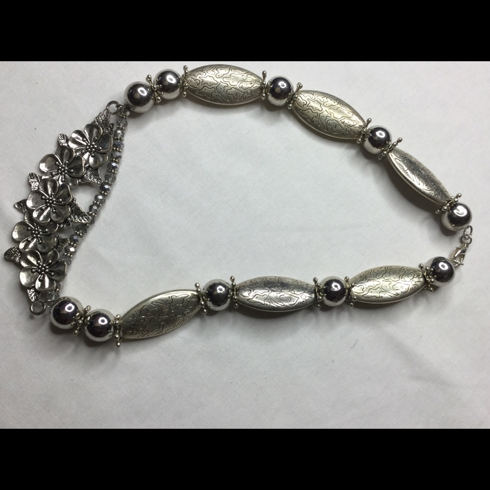 Sliver flower statement necklace